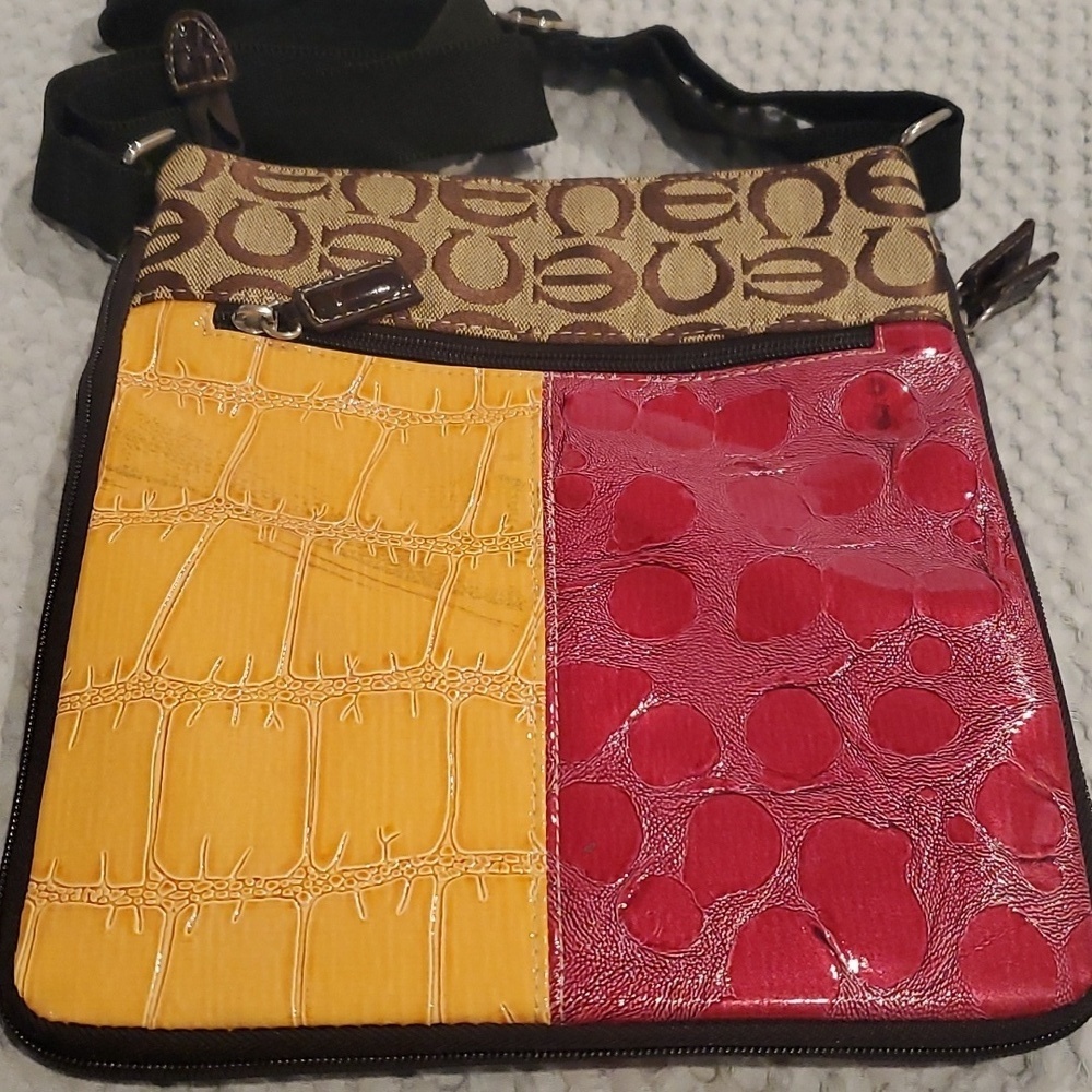 NWOT Adorable Crossbody Bag! (37) - Picture 3 of 7
